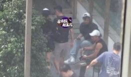 最新出轨吃瓜爆料,当红明星深夜密会神秘女子，出轨真相令人震惊